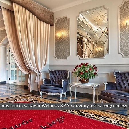 Dwor Czarneckiego Hotel Porosły Eksteriør billede