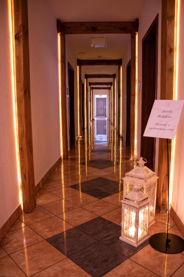 Dwor Czarneckiego Hotel Porosły Eksteriør billede
