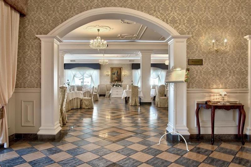 Dwor Czarneckiego Hotel Porosły Eksteriør billede