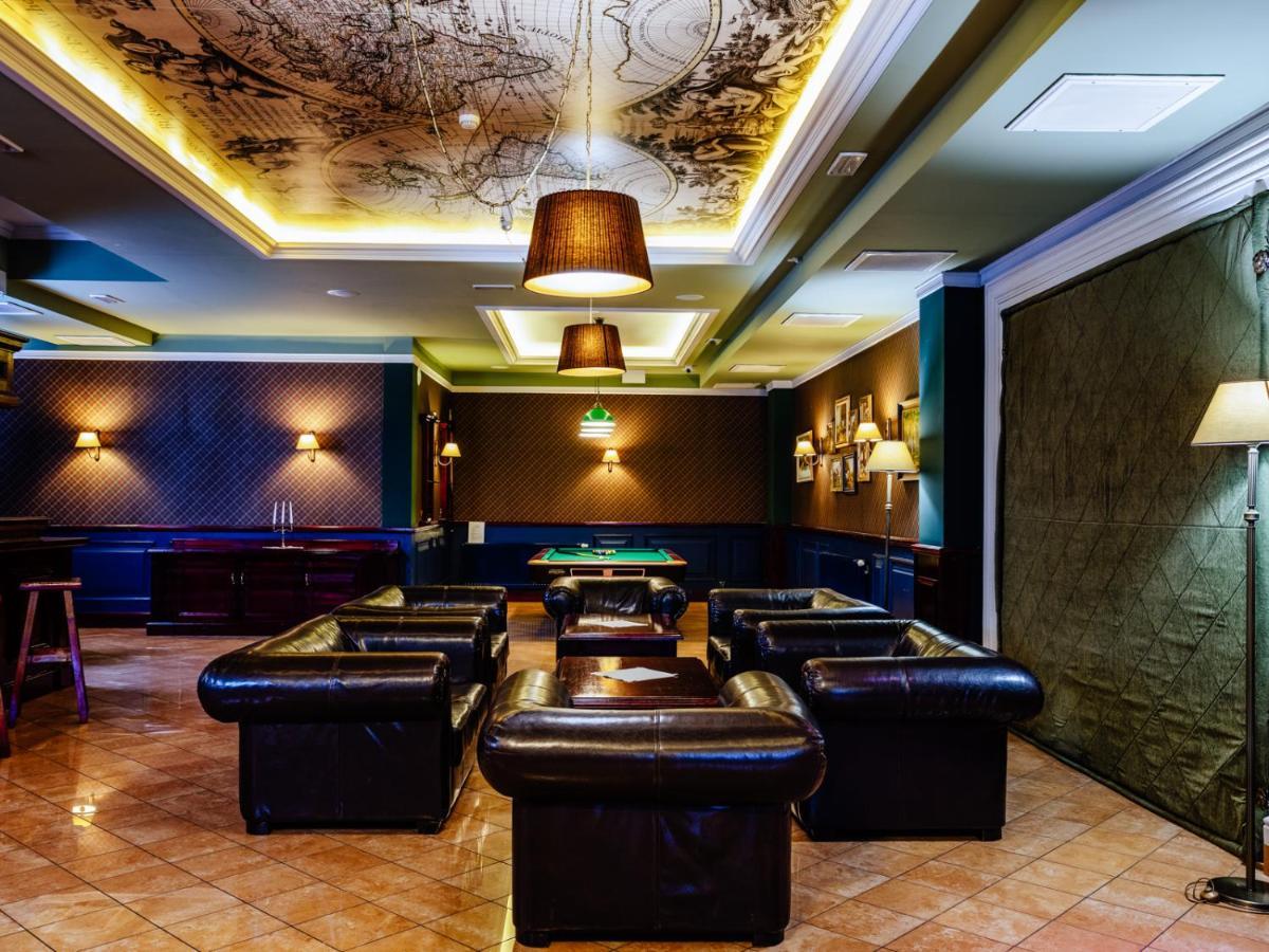 Dwor Czarneckiego Hotel Porosły Eksteriør billede